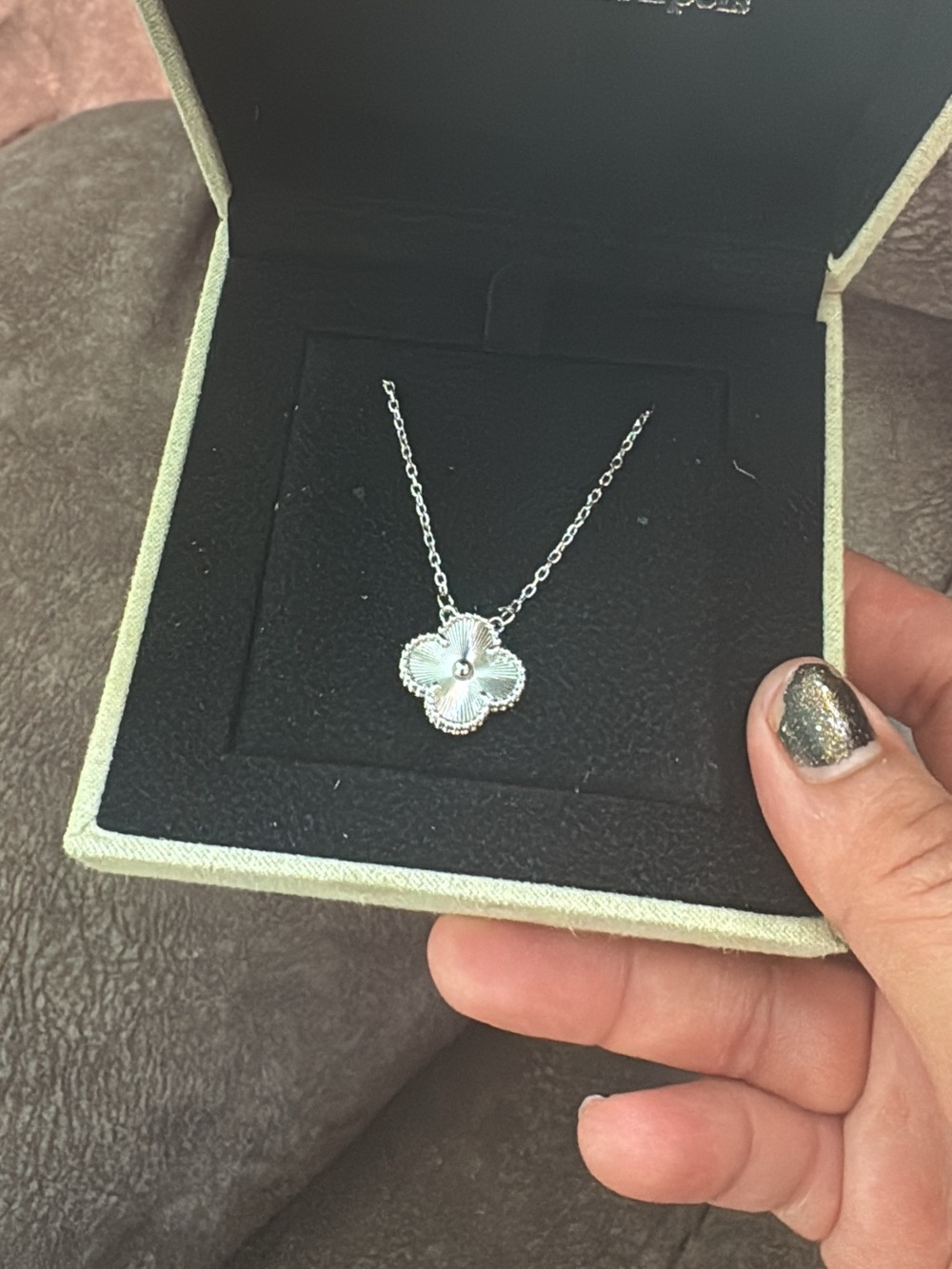 Silver color Clover Pendant Necklace